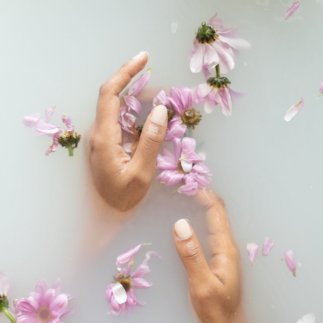 Maniküre mit Nagellack (POS) - Doriana Cosmetics GmbH