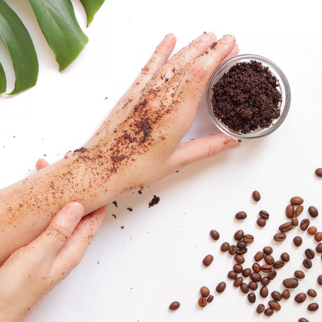 Maniküre mit Nagellack (POS) - Doriana Cosmetics GmbH