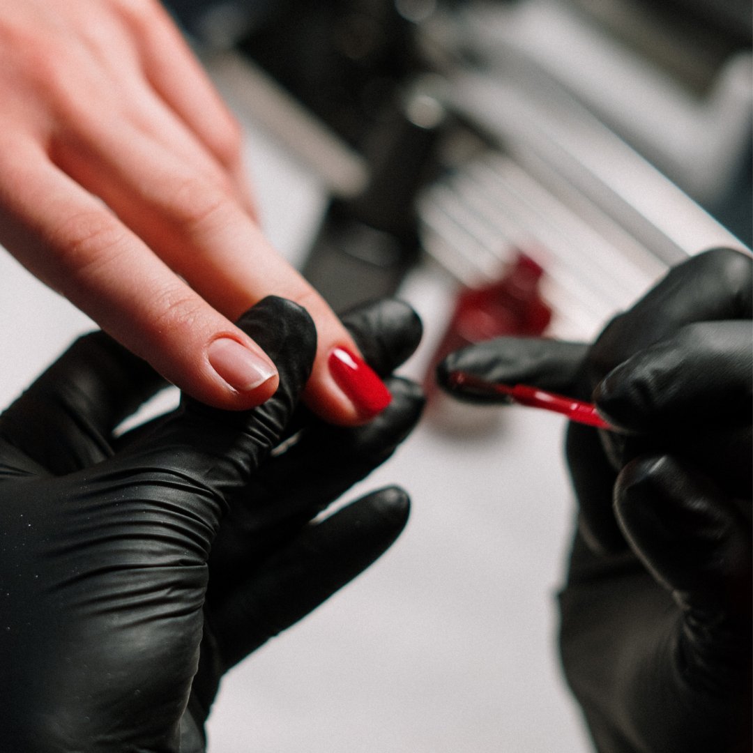 Maniküre mit Shellac / UV - Gellack (POS) - Doriana Cosmetics GmbH