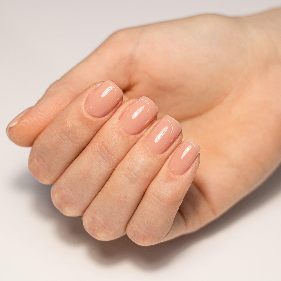 AUFFÜLLEN (Naturnagelverstärkung) mit Farbigem Aufbauton der Dauerhaften Nagelmodellage mit Gel / Acryl / Polygel - Doriana Cosmetics GmbH