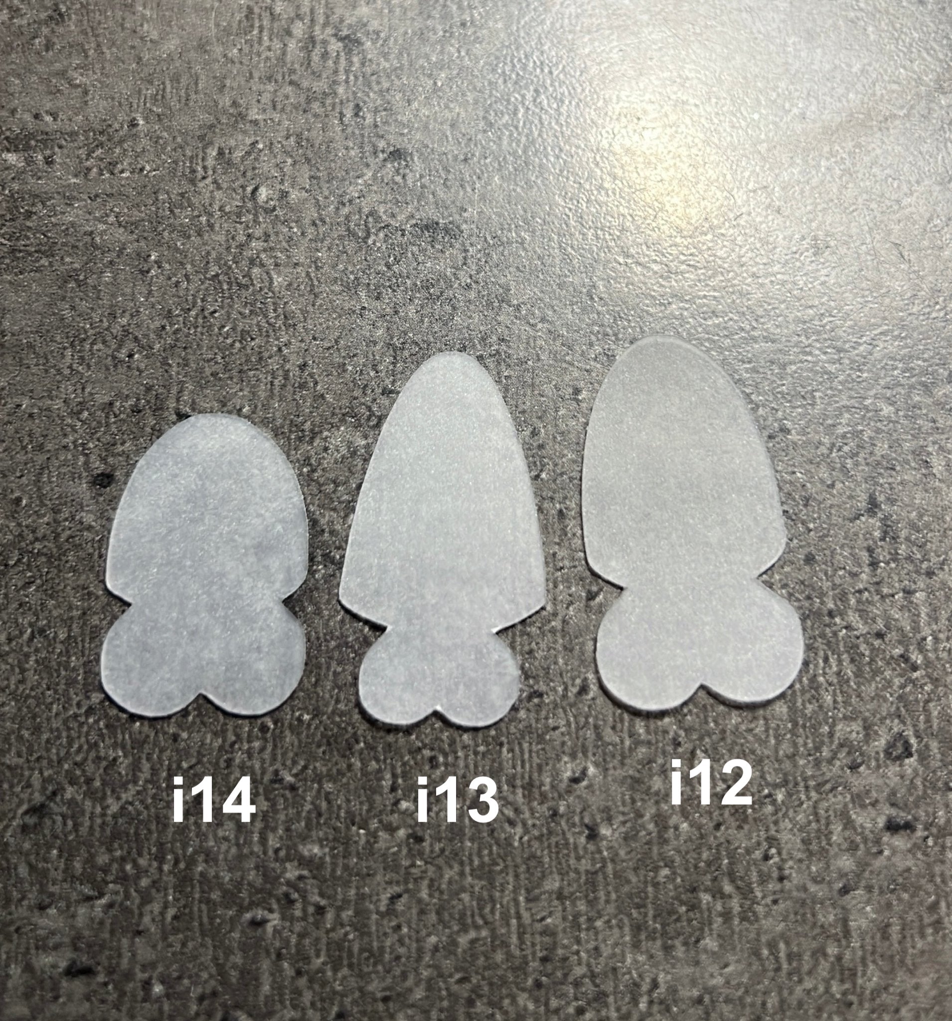 Einlegeschablonen für die Herstellung von French Designs, lang, oval,13 Stück (Art.-Nr.:i12) - Doriana Cosmetics GmbH