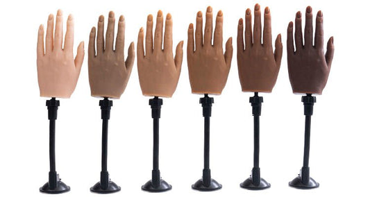 Naildesign Silikonhand - Doriana Cosmetics GmbH